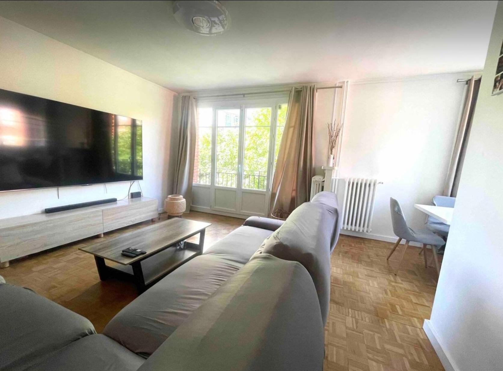 Modern 2 Bedroom Apartment Near Paris Metro, Giant Flat Screen Tv 85 Inches, Balcony, Free Parking Ivry-sur-Seine Bagian luar foto