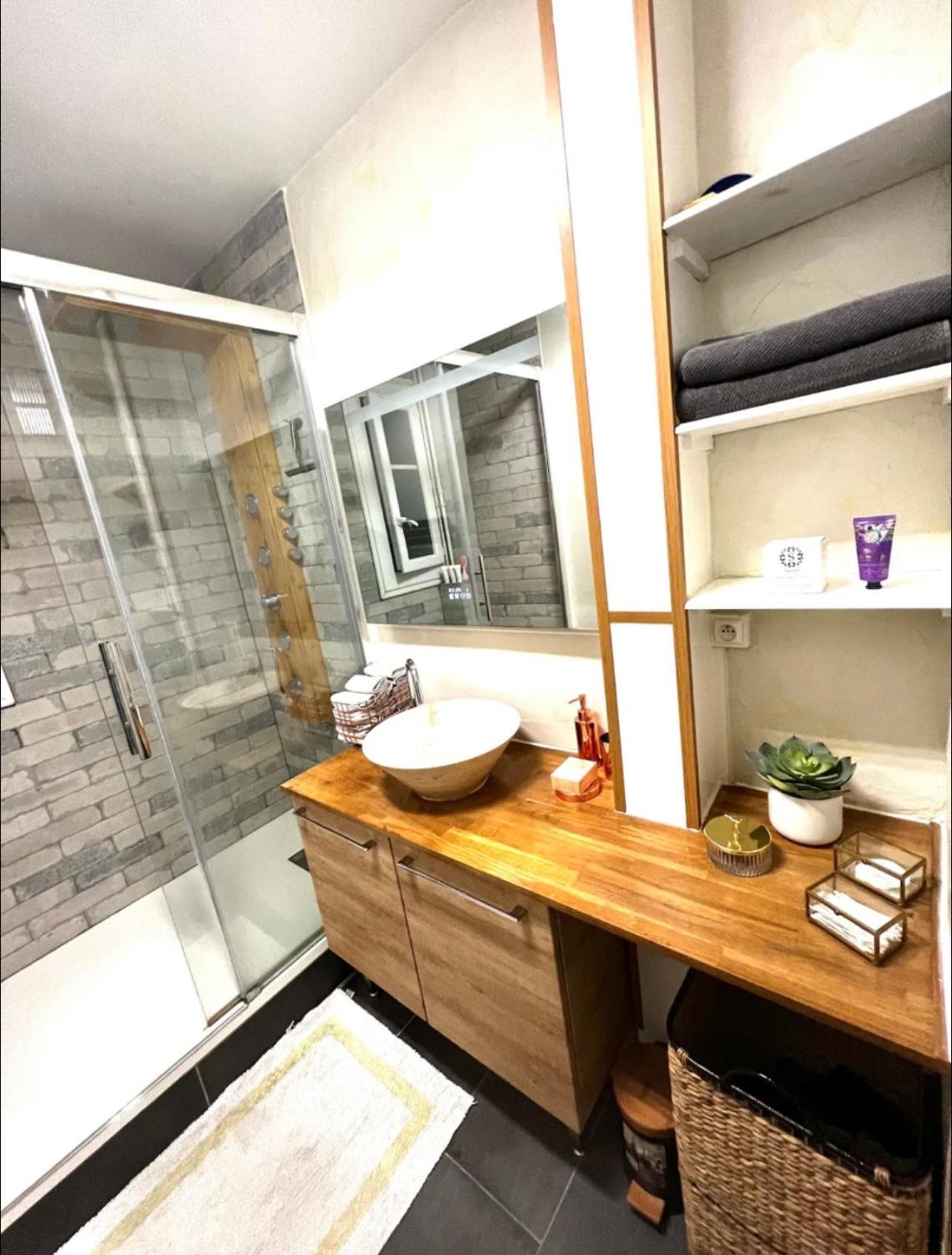 Modern 2 Bedroom Apartment Near Paris Metro, Giant Flat Screen Tv 85 Inches, Balcony, Free Parking Ivry-sur-Seine Bagian luar foto